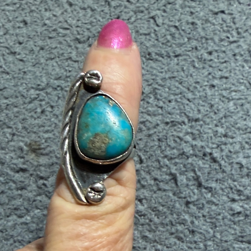 Vintage Native American Navajo Sterling Silver Turquoise Ring. 5.5.  (3)